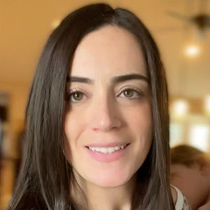 Meet your Posher, Ella